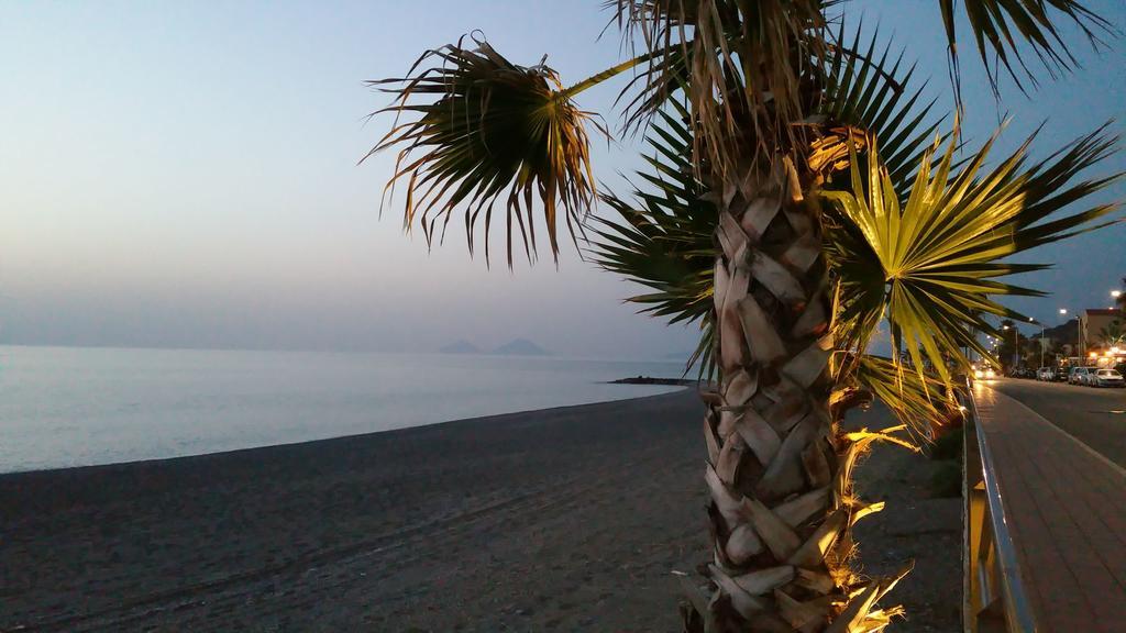 B&B Le Terrazze Capo dʼOrlando Buitenkant foto