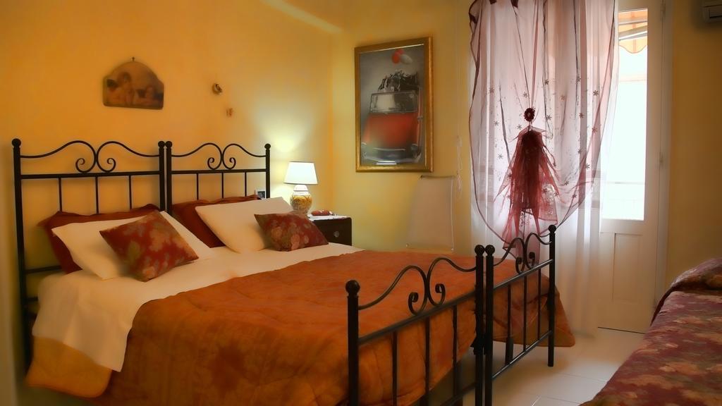 B&B Le Terrazze Capo dʼOrlando Kamer foto
